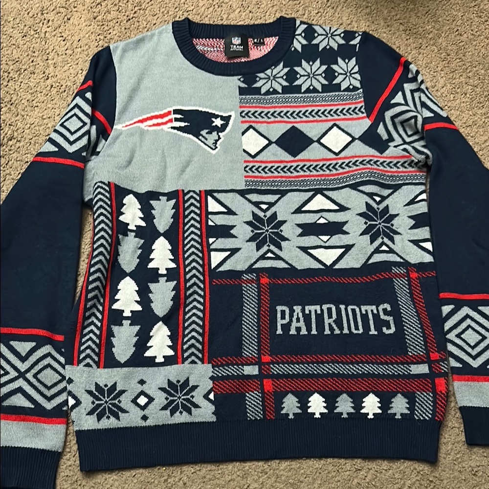 Men’s Patriots Navy and Gray Sweater large